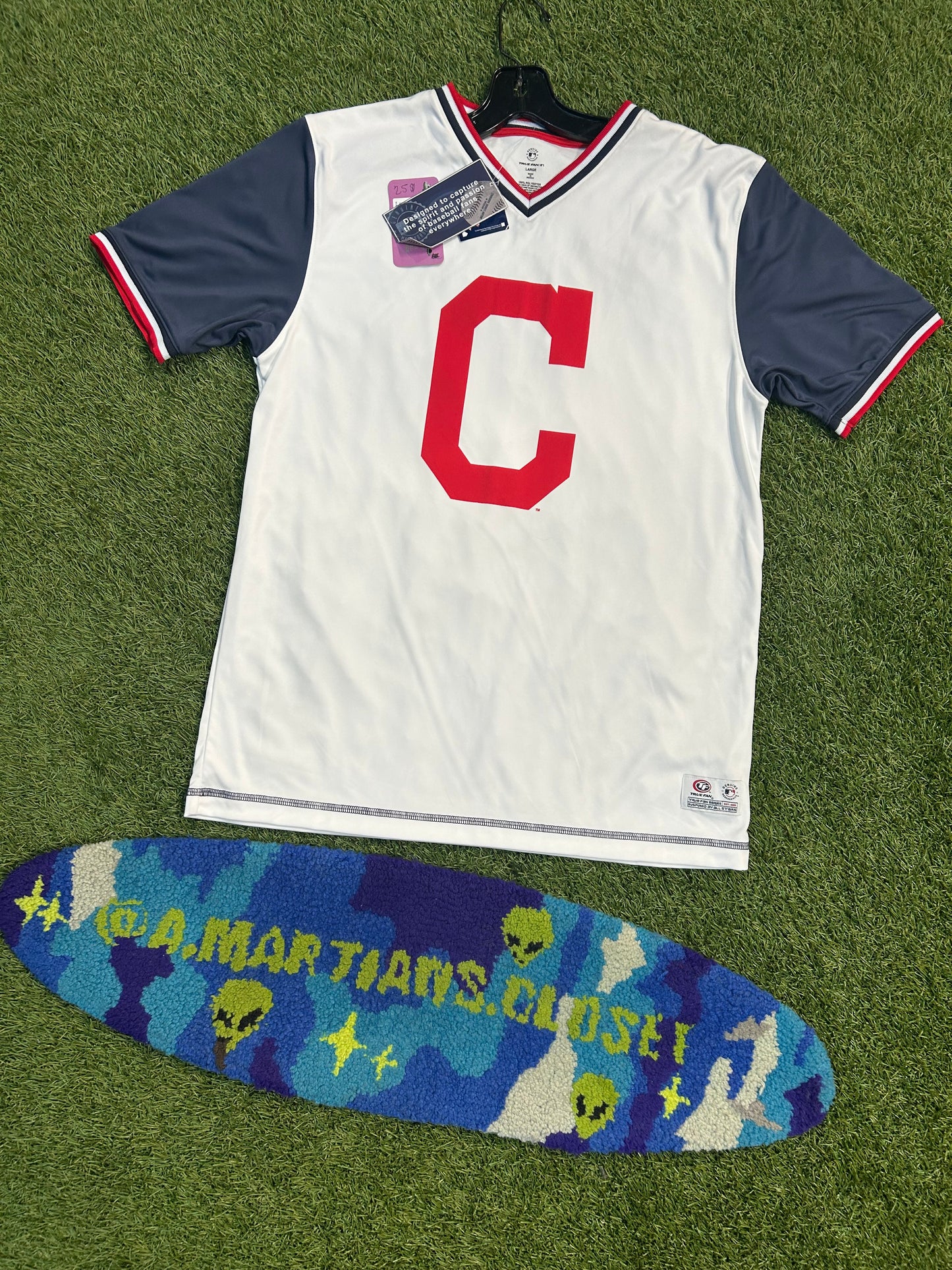 True Fan Cleveland C logo Tee