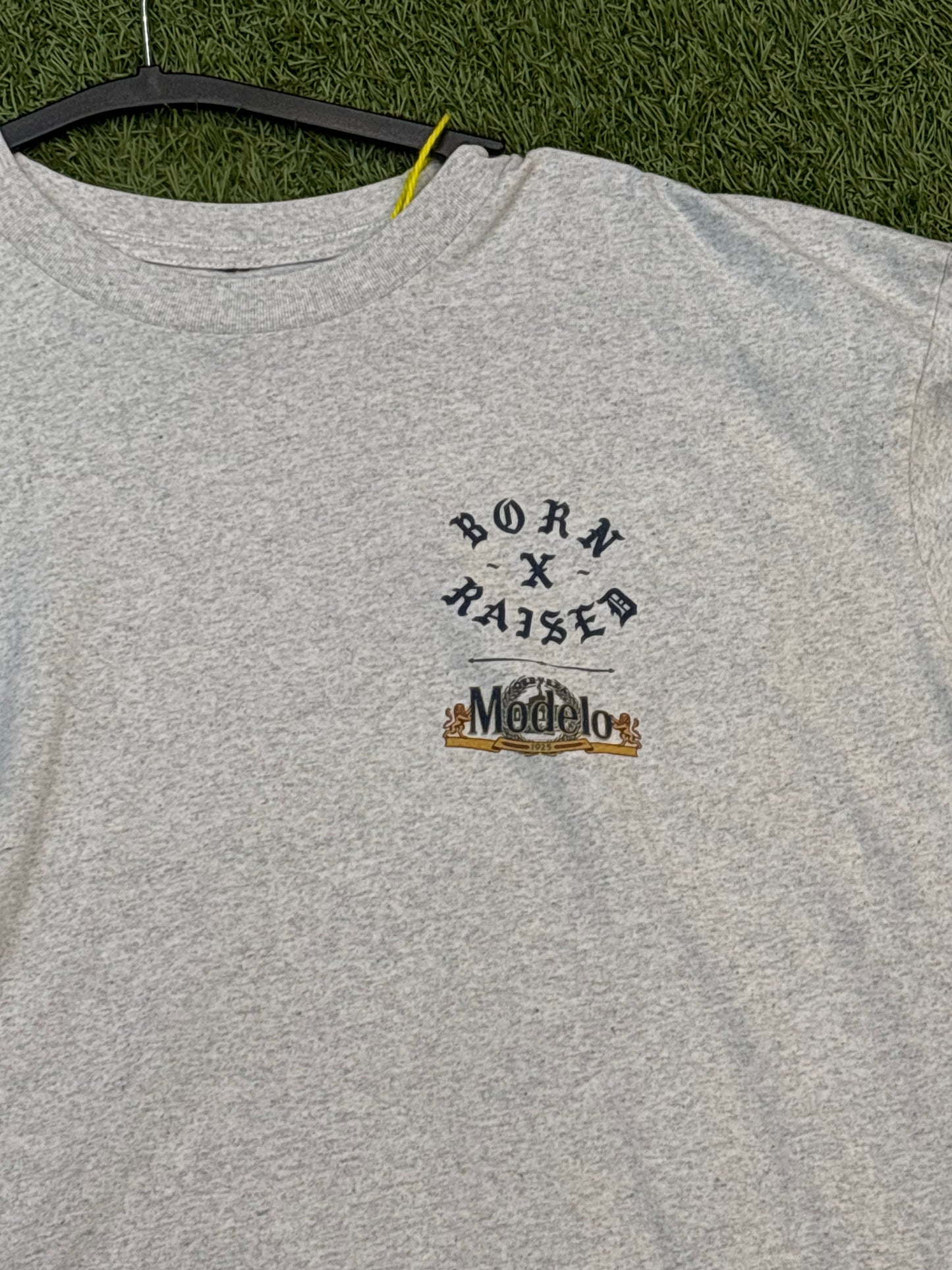 Born X Raised Modelo Tee