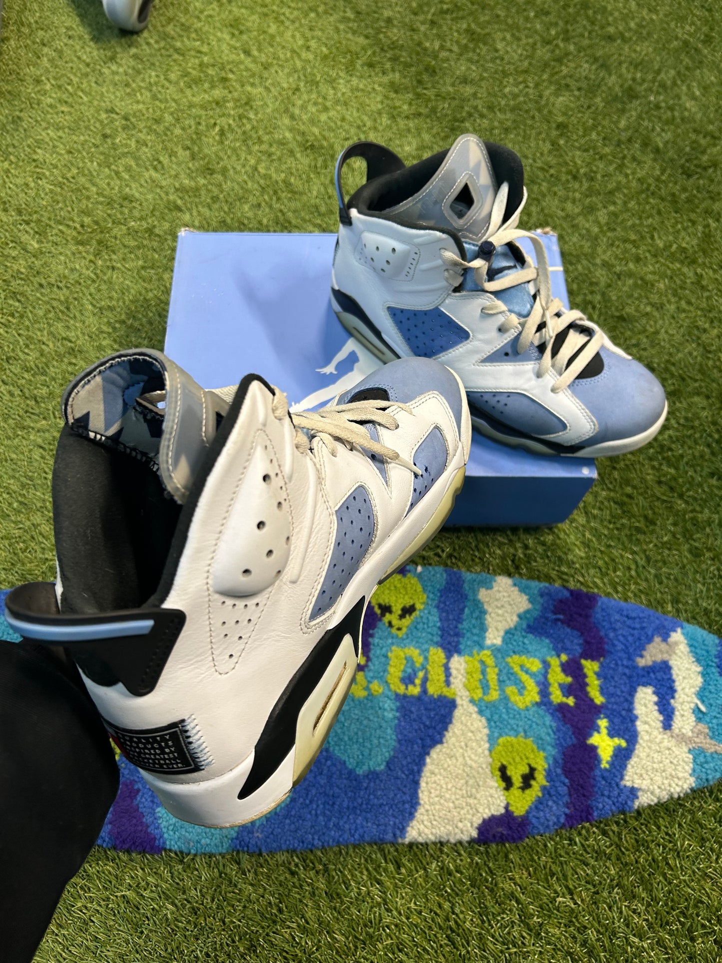Jordan Retro 6 University Blue