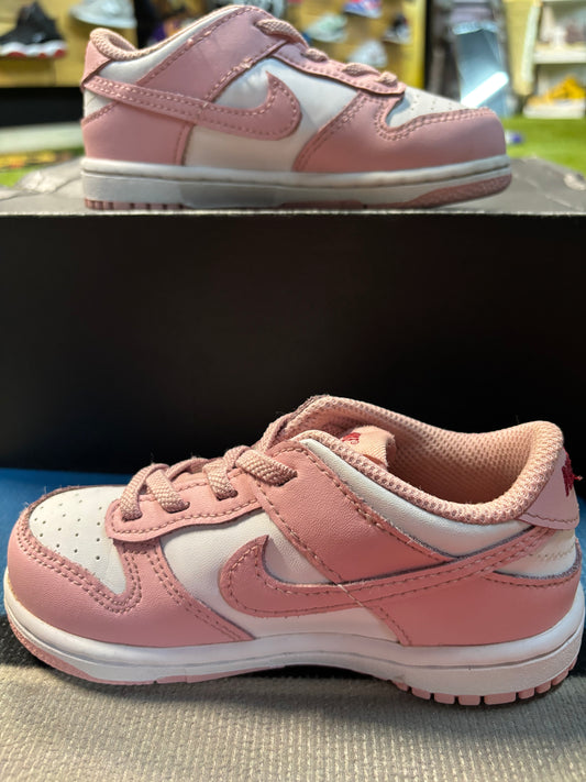 Nike dunk kids size 8.5c