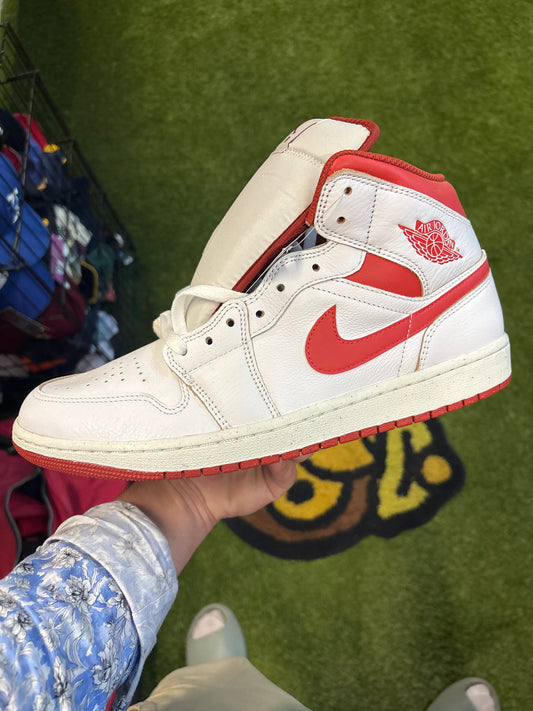 Air Jordan 1 mid lobster size 11.5