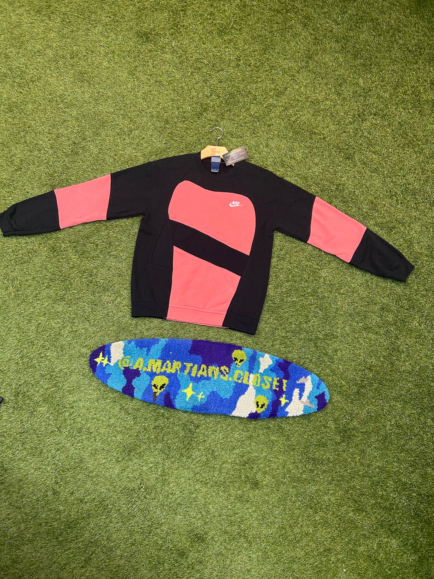 Y2K Nike ReWorked Women’s Pink/Black Crewneck