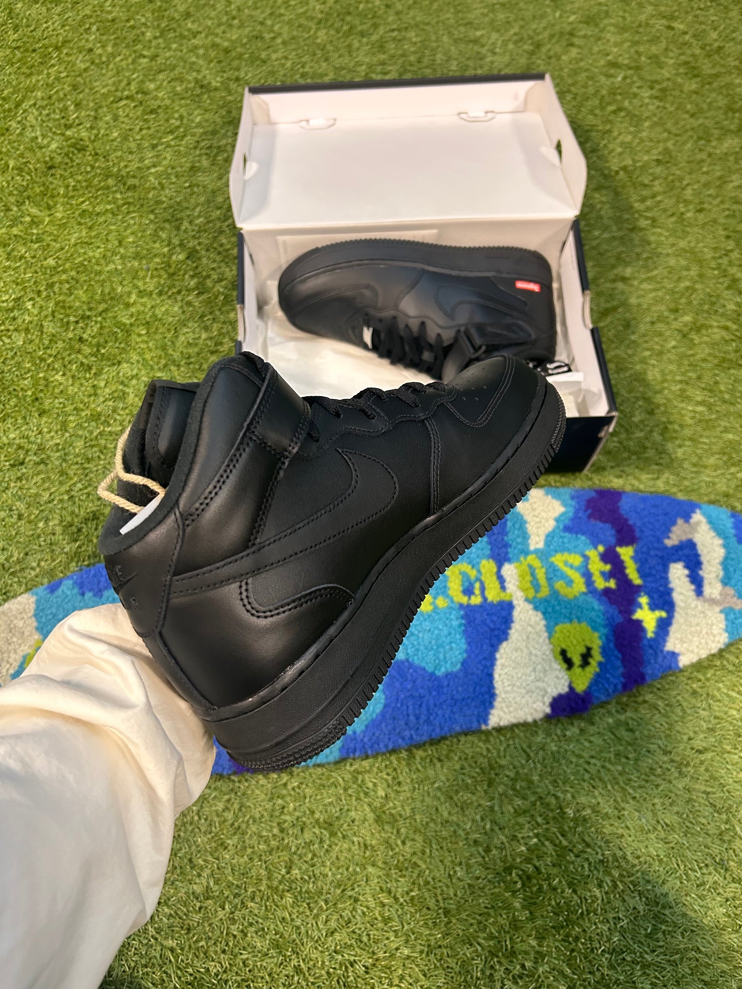 Nike X Supreme Air Force 1 Mid Black