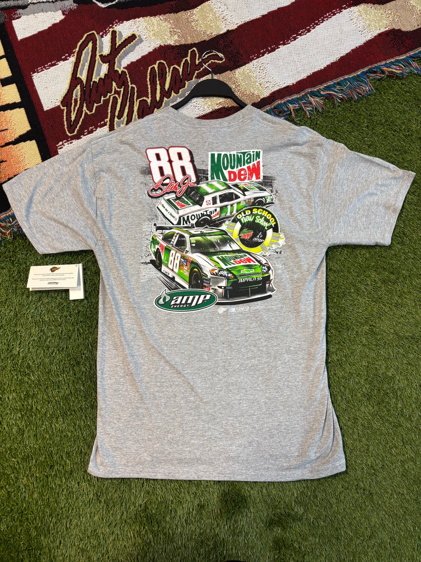 2008 Dead stock Dale Jr Mountain Dew Amp Energy NASCAR T-Shirt Size Large Winners circle tag