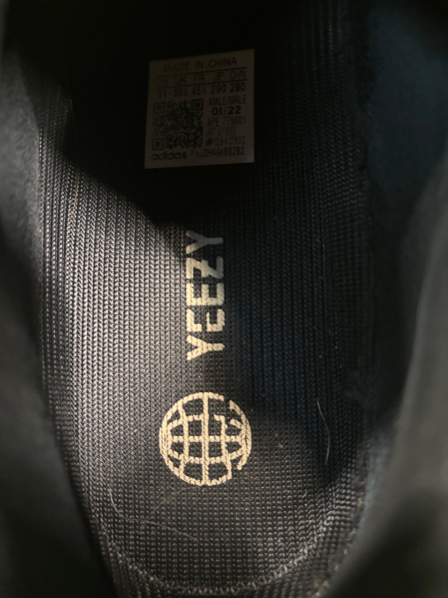 Adidas Yeezy boost 700 MNVN Laceless phosphor size 11