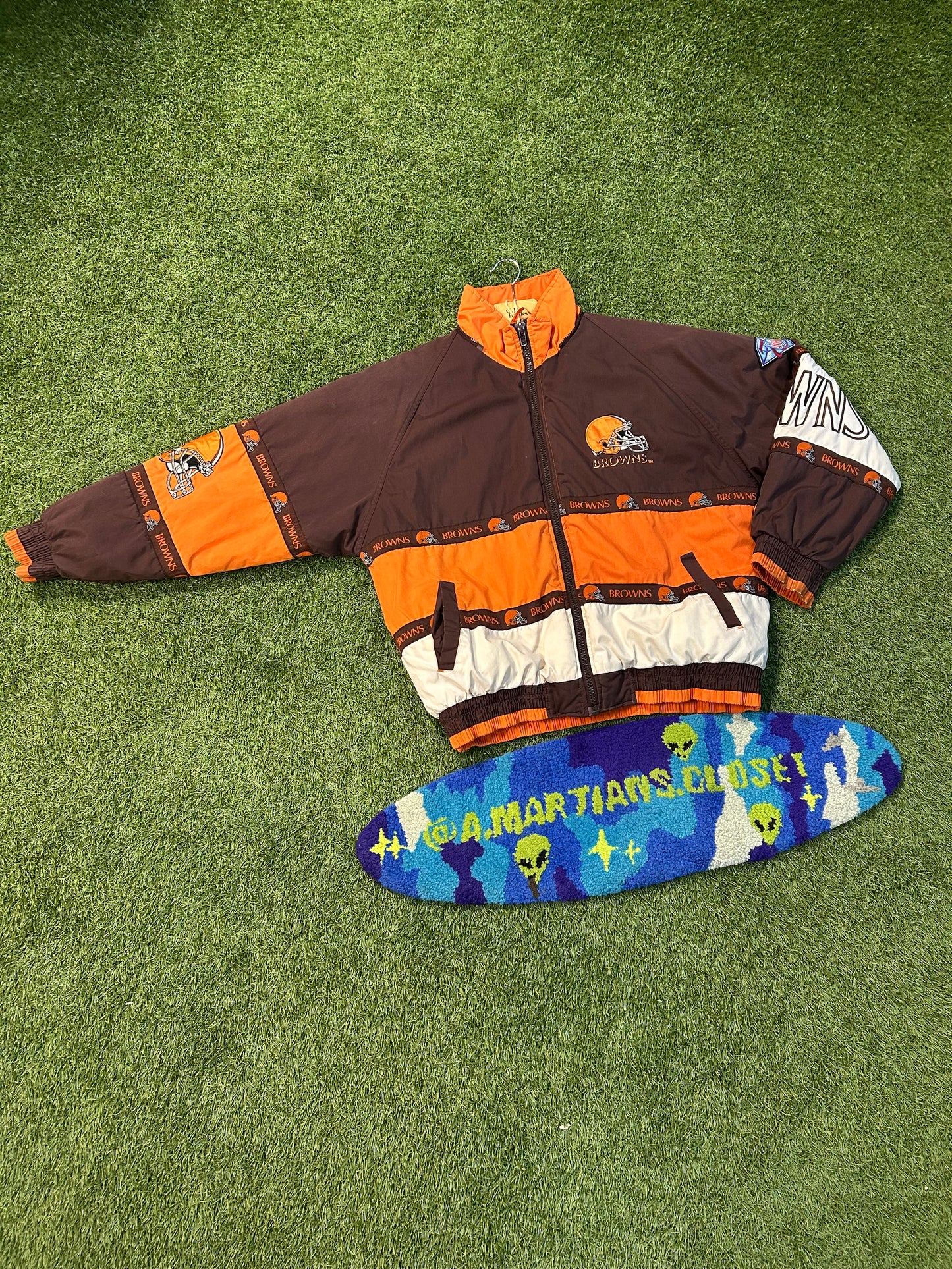 Rare Vintage Pro Player Cleveland Browns NFL Puffer Jacket