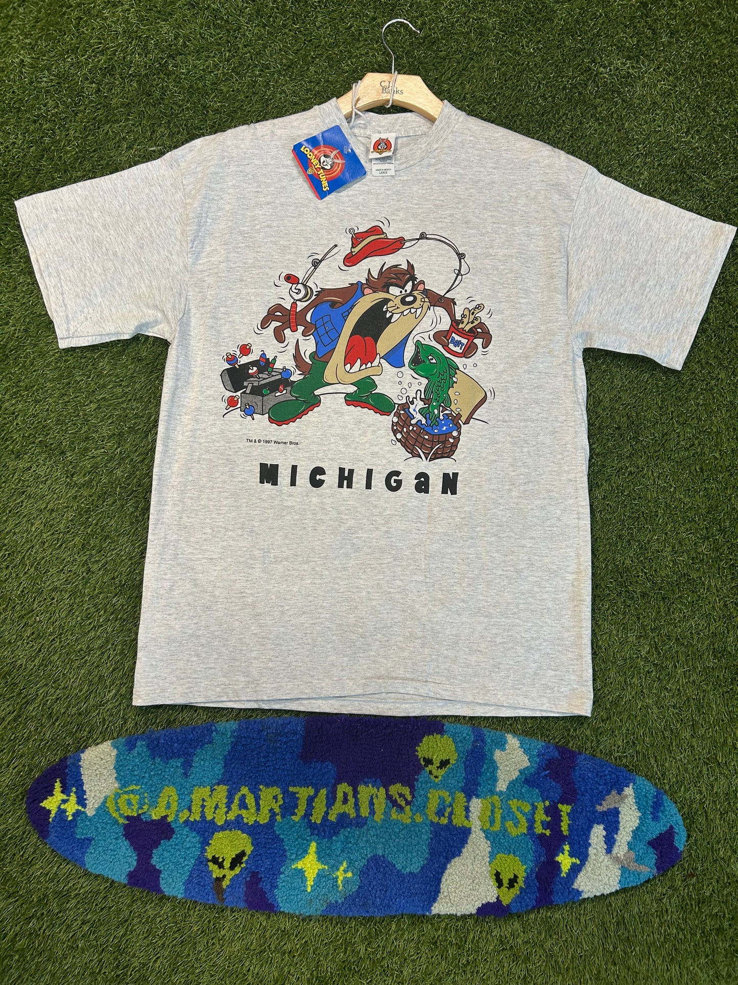 Vintage 1997 Tasmanian Devil Michigan Fishing Tee