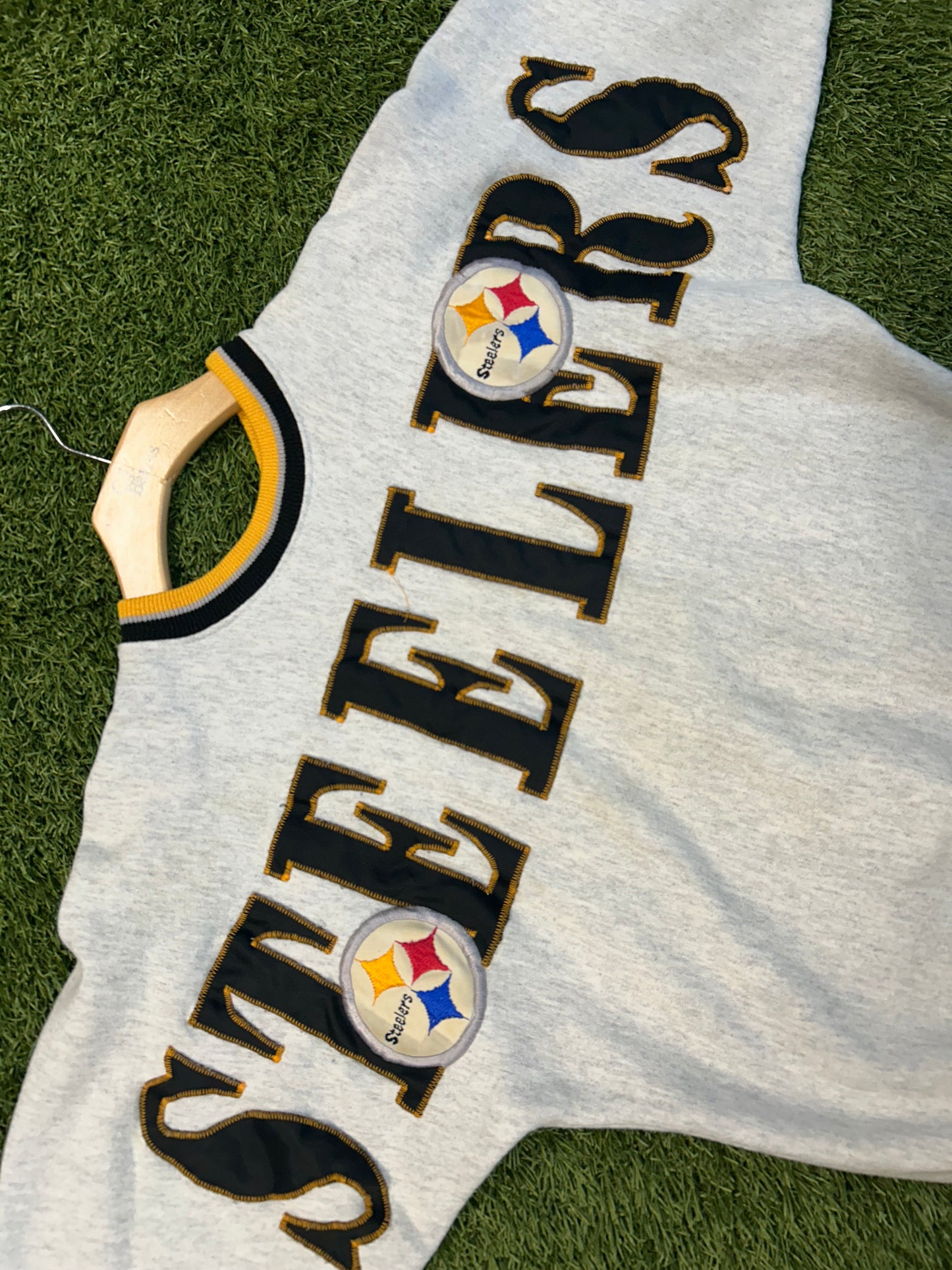 Vintage NFL Pittsburgh Steelers Big Embroidered Logo Crewneck