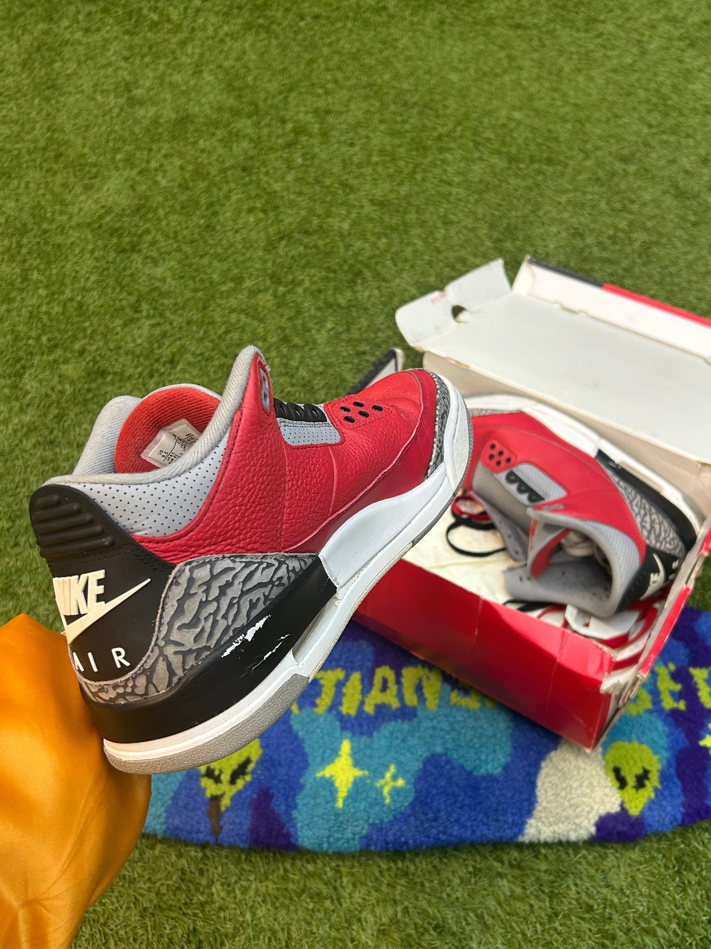 Jordan 3 Retro Fire Red Cement