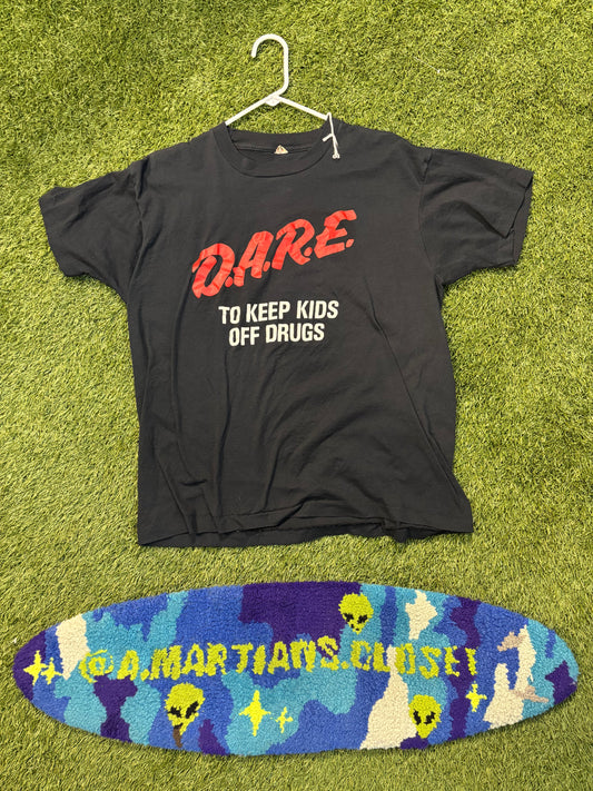 Vintage D.A.R.E keep kids off drugs tee black
