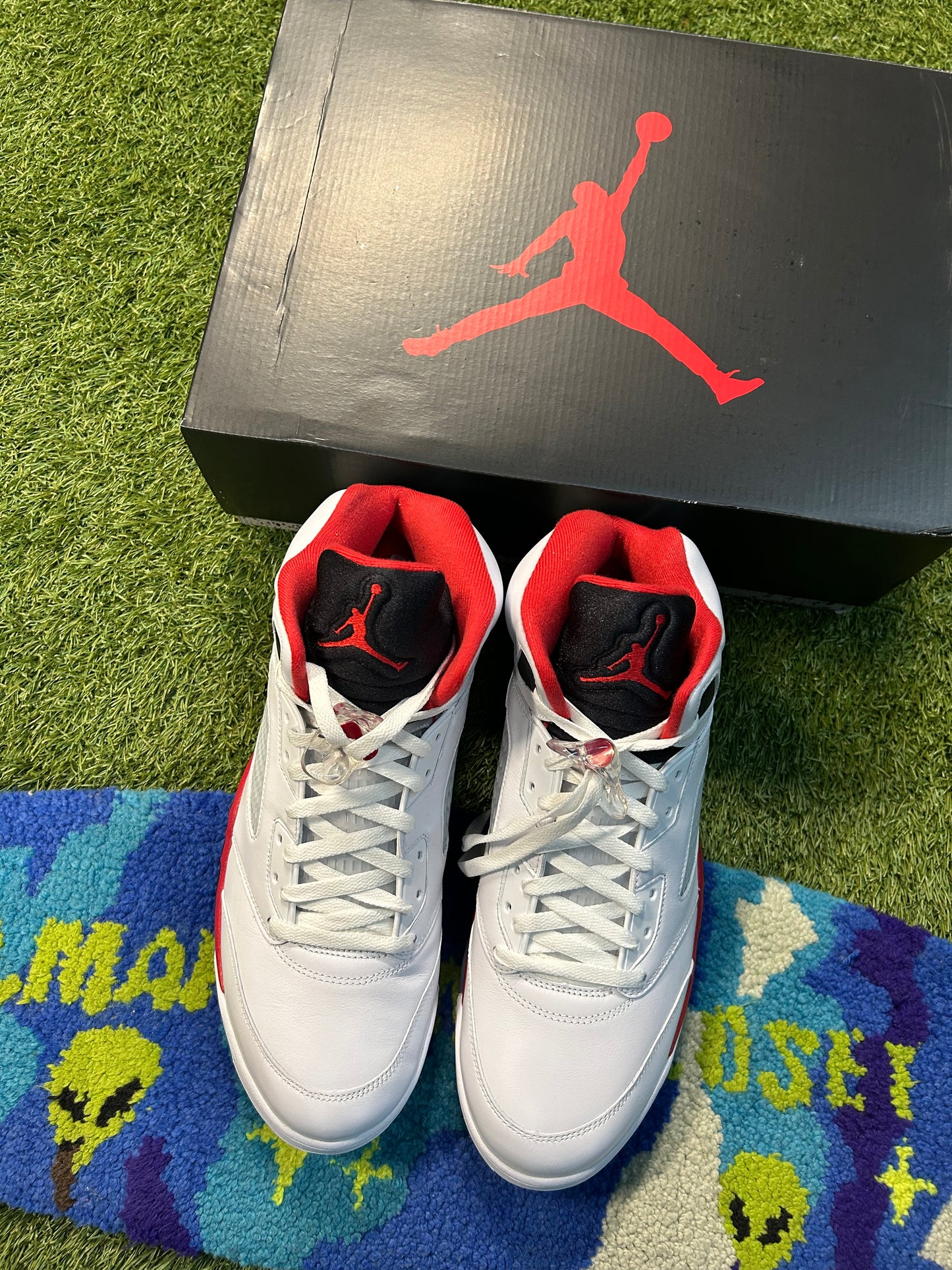 Jordan Retro 5 Fire Red Black Tongue(2025)