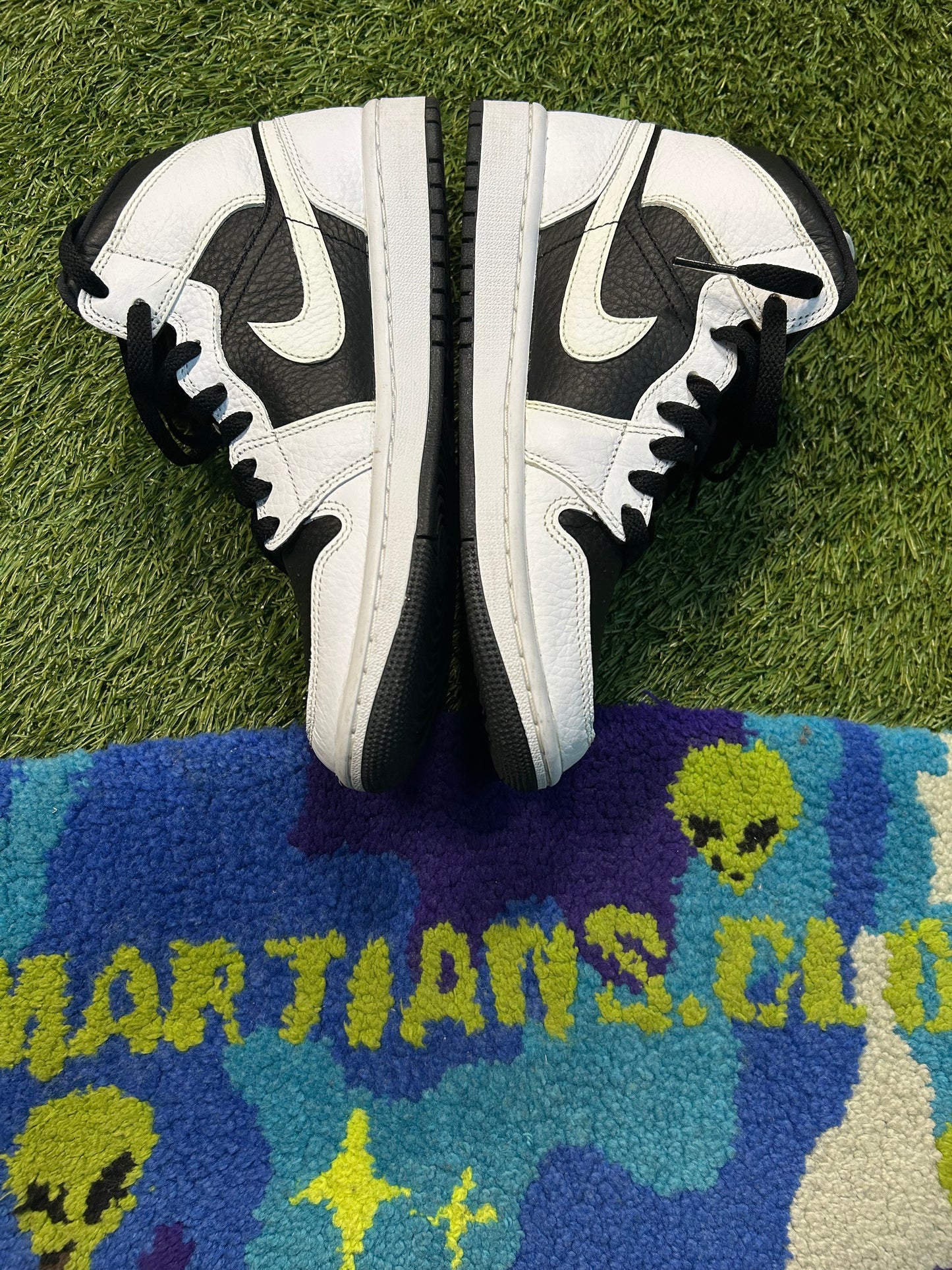 Jordan Retro 1 Mid Split Homage