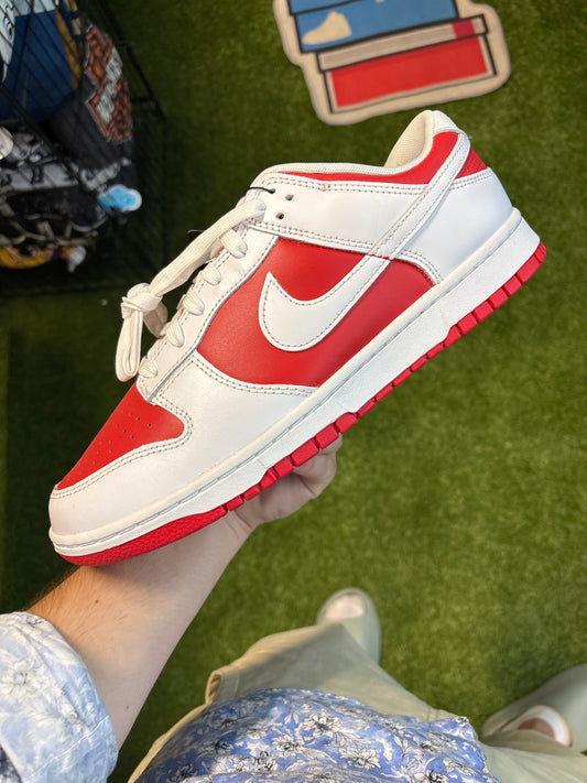 Nike dunk low championship red size 10.5