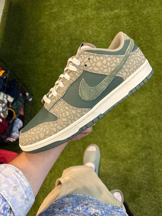 Nike dunk low stucco green size 12