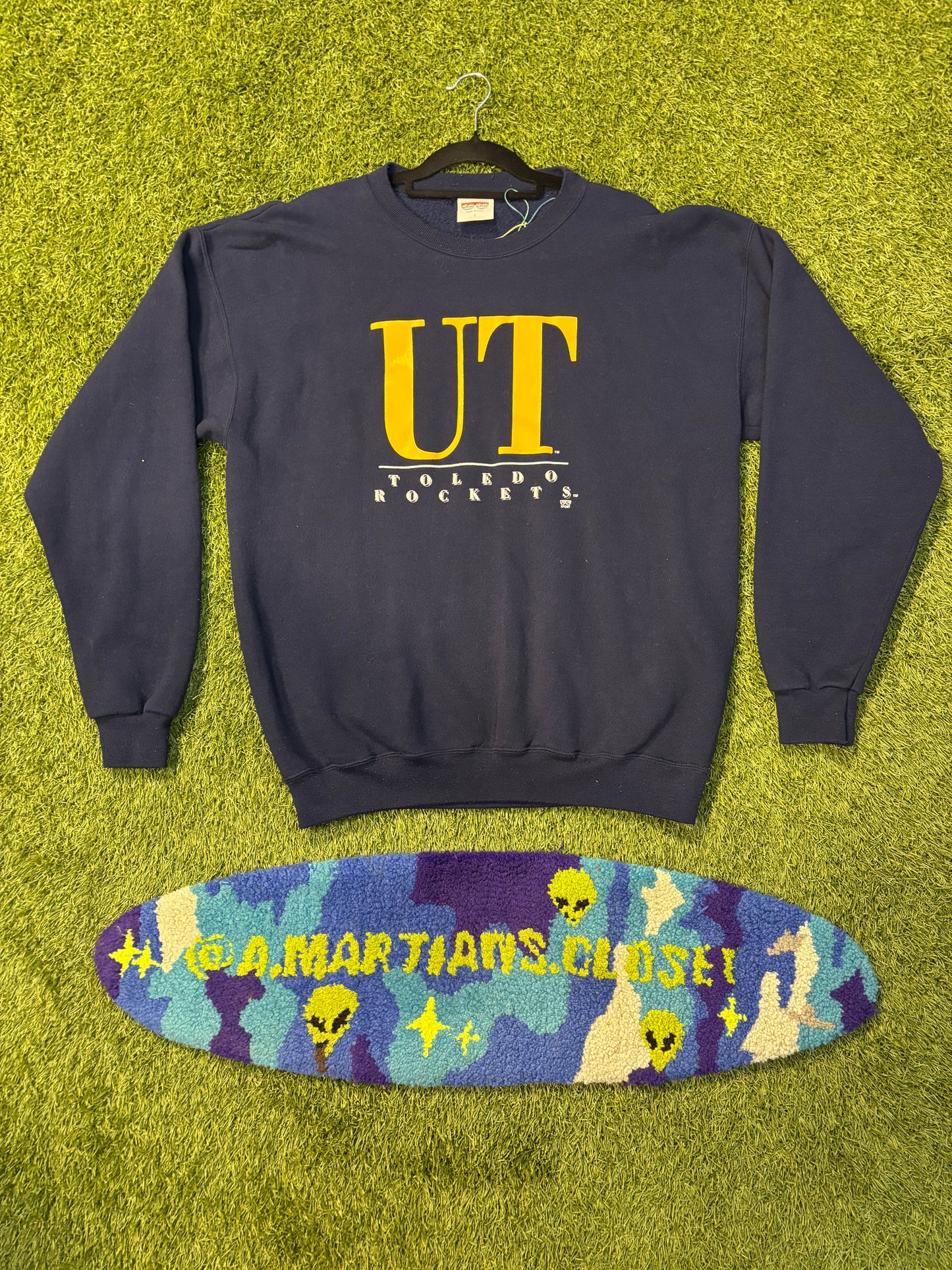 Navy Blue UT Toledo Rockets 20 20 Sports Crewneck Sweater Size Large
