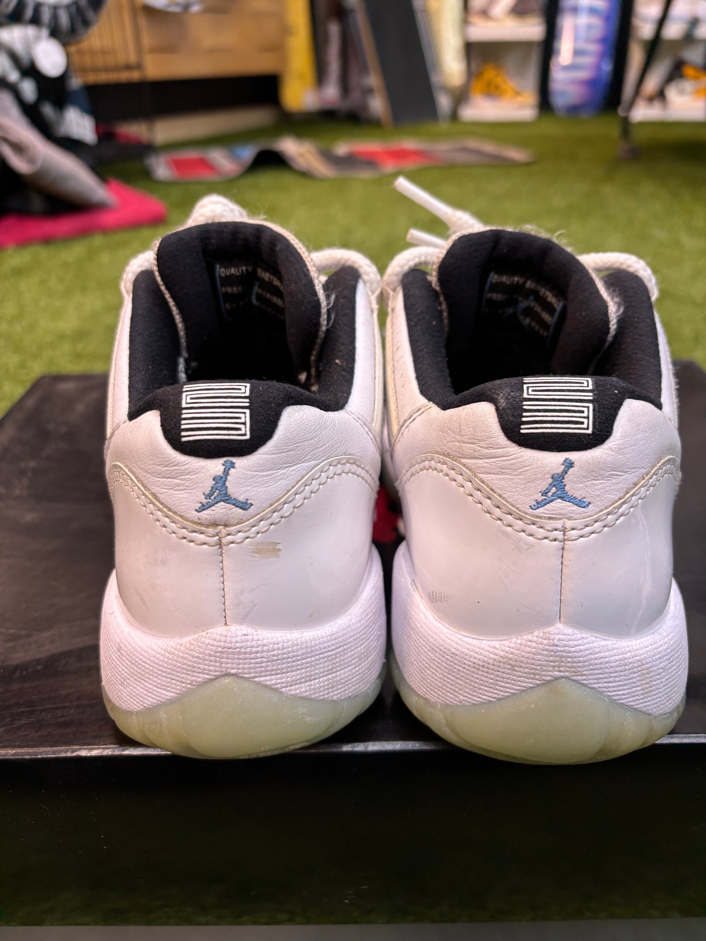 Jordan retro 11 legend blue low(Used)