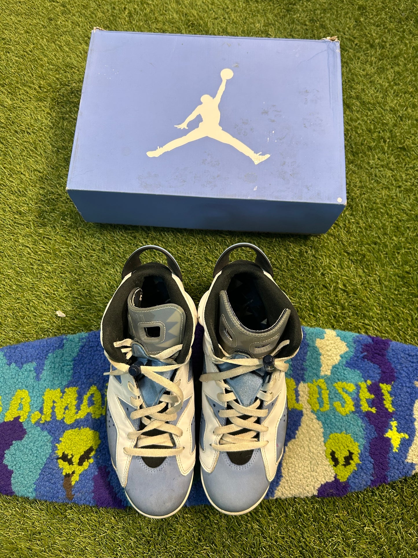 Jordan Retro 6 University Blue