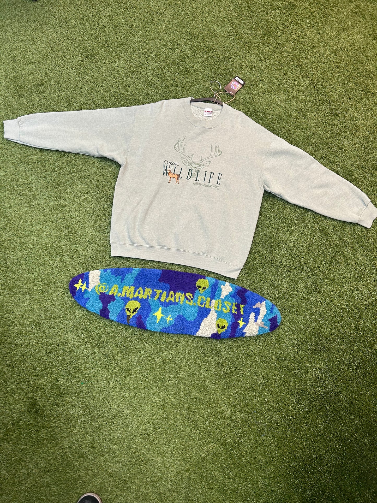 Vintage Classic Wild Life White Tailed Deer Crewneck