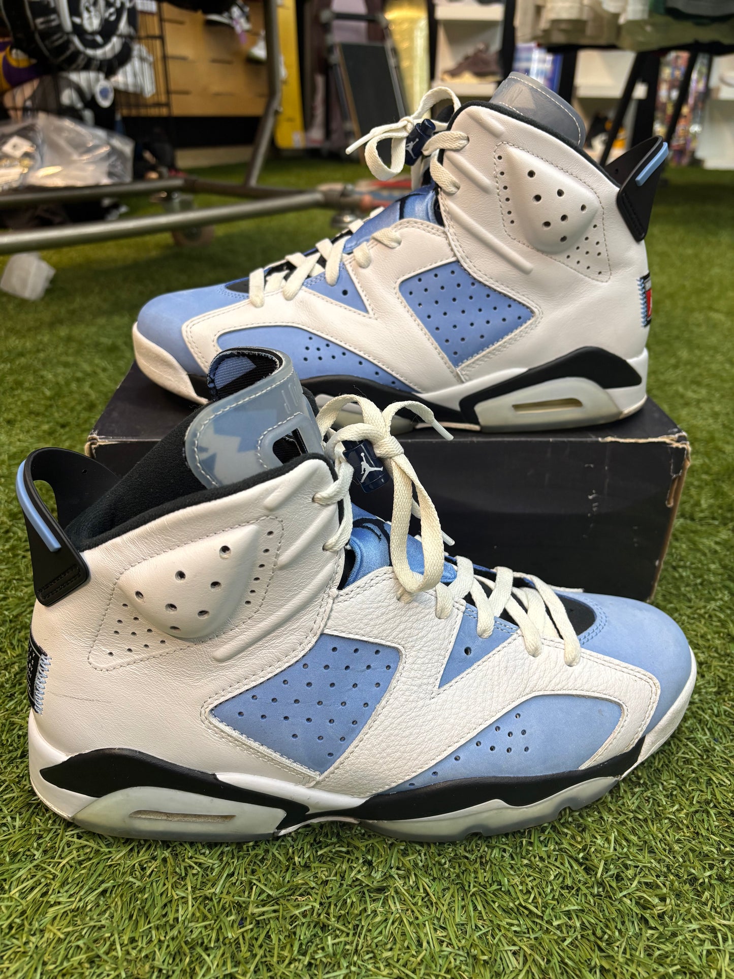 Jordan retro 6 UNC size 11