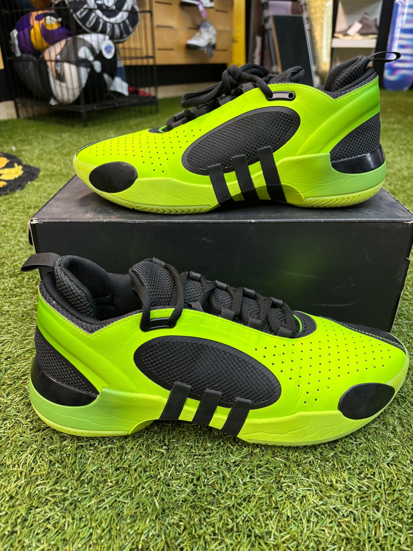 Adidas Donavan Mitchell basketball shoes