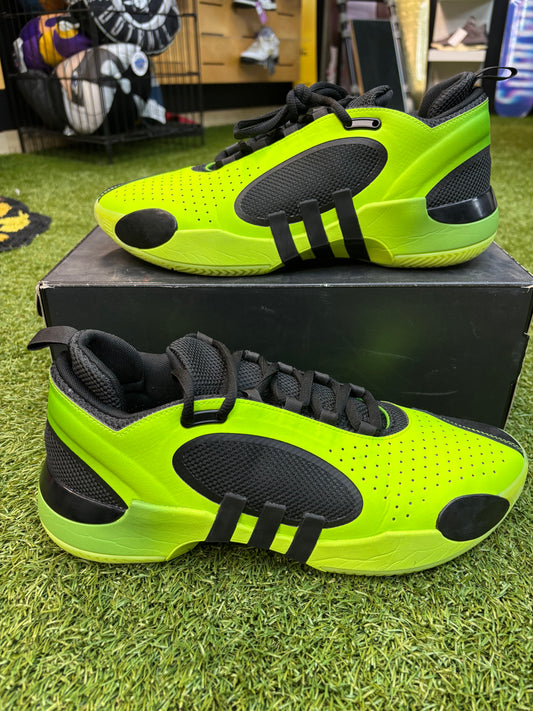 Adidas Donavan Mitchell basketball shoes