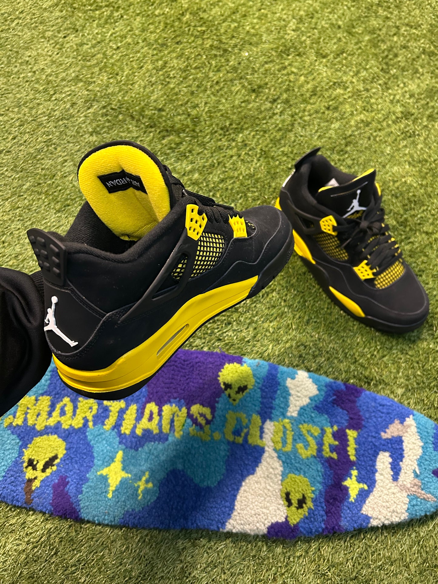 Jordan Retro 4 Yellow Thunders