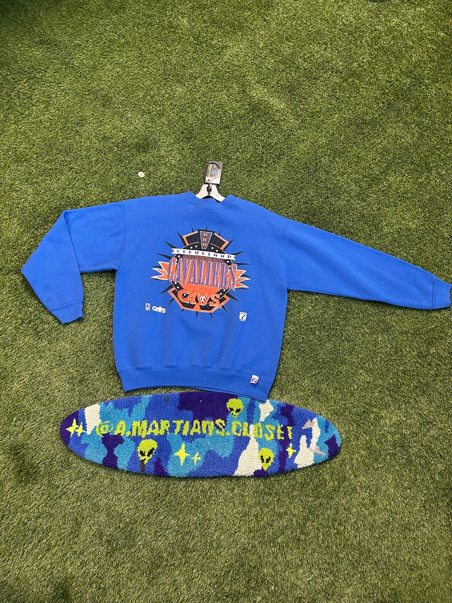 Vintage 90s Cleveland Cavilers Logo7 Tag Crewneck