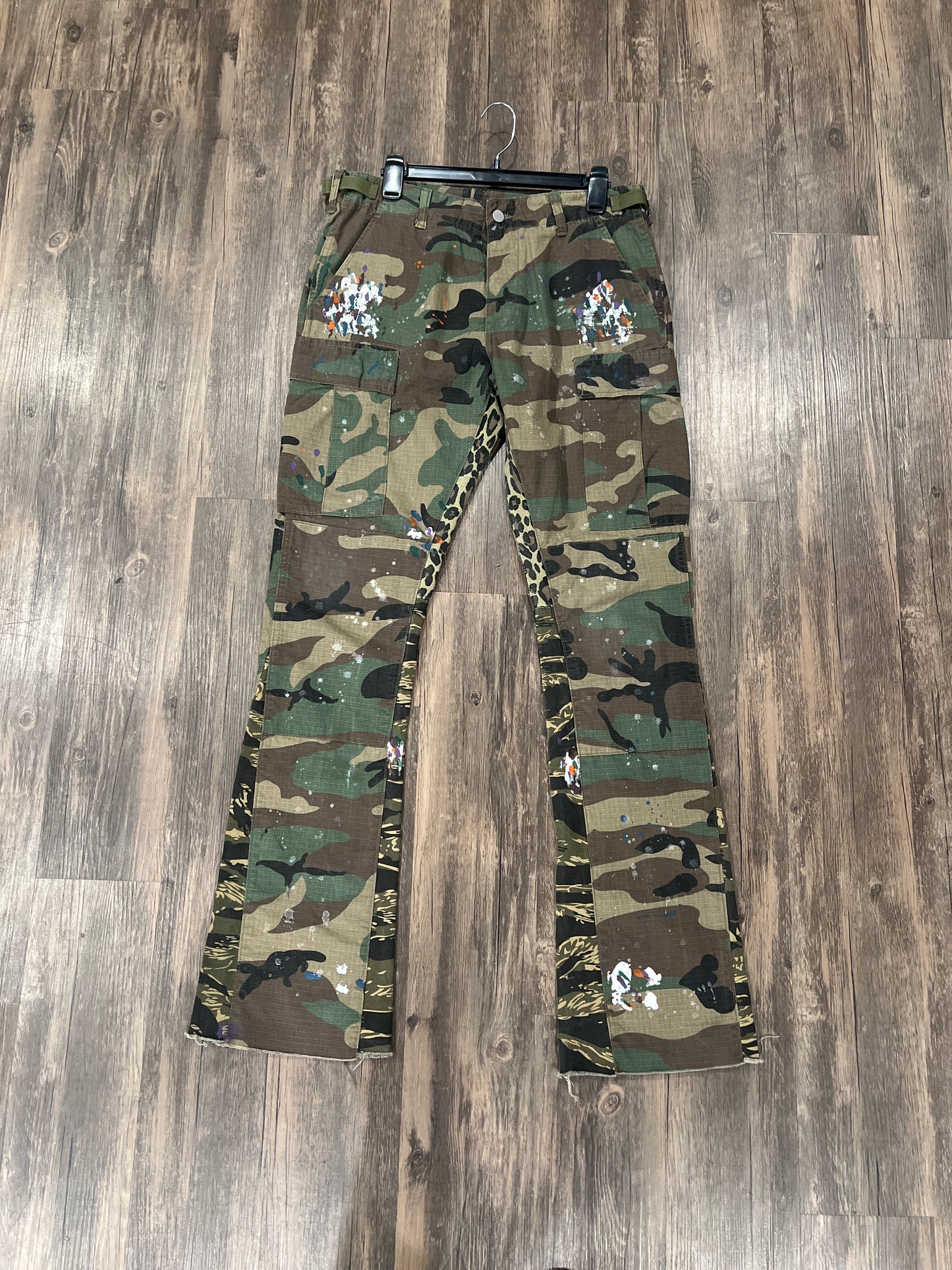 MNML “Flare Camo Cargo’s”