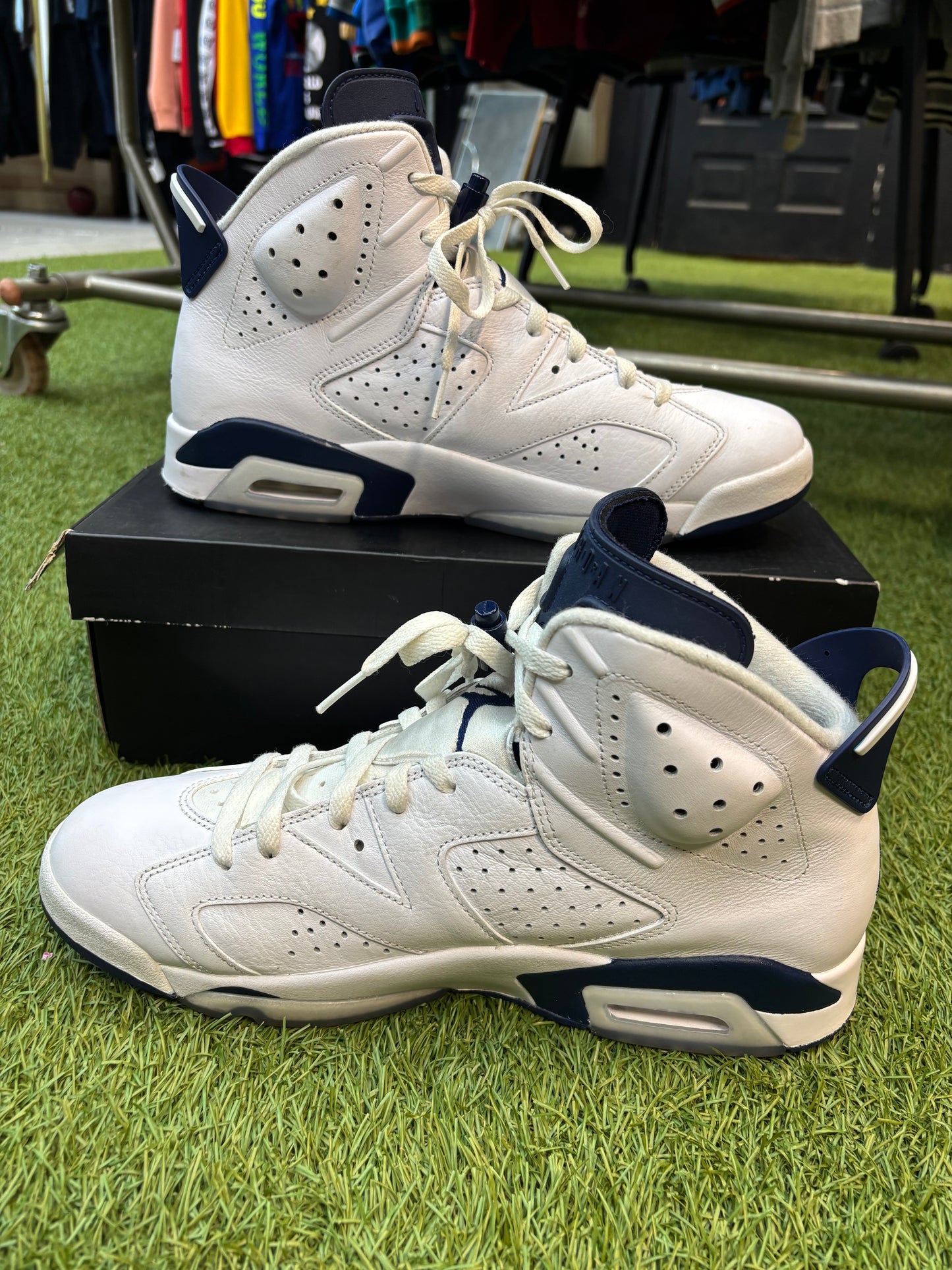 Jordan Retro 6 “ midnight navy”