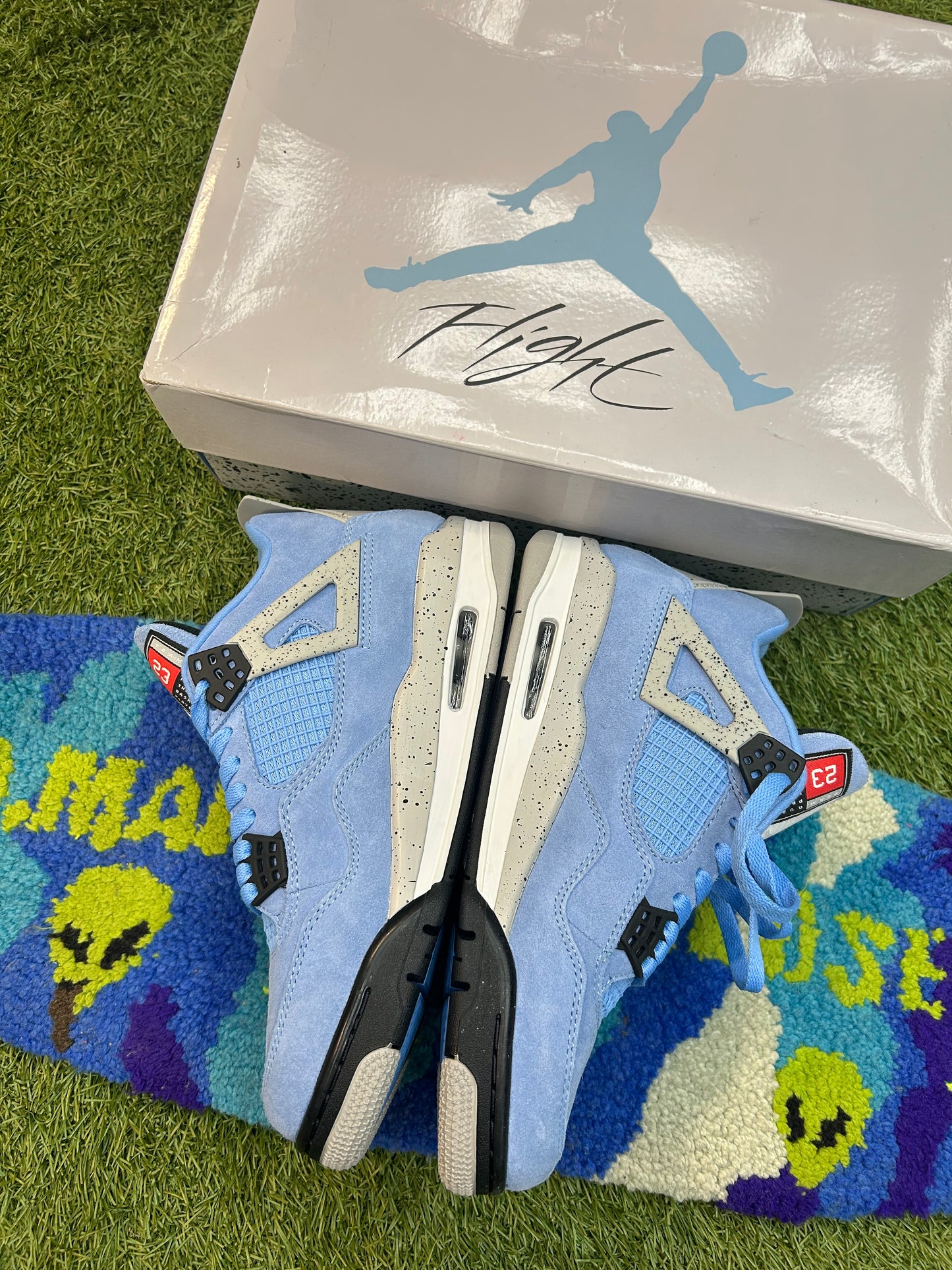 Jordan 4 Retro University Blue