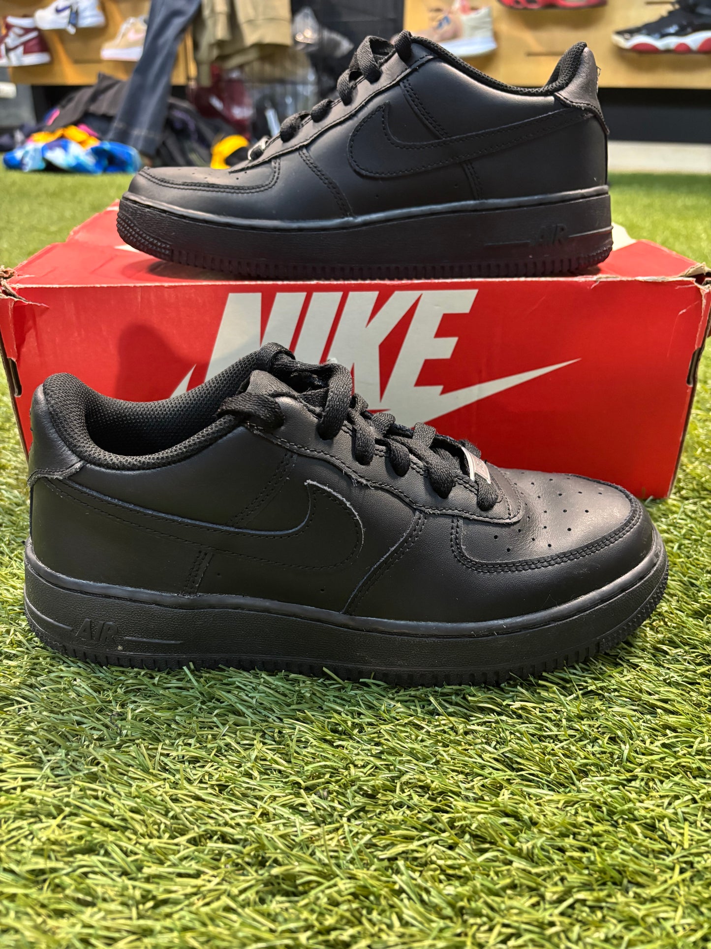 Nike black Air Force one size 6.5y
