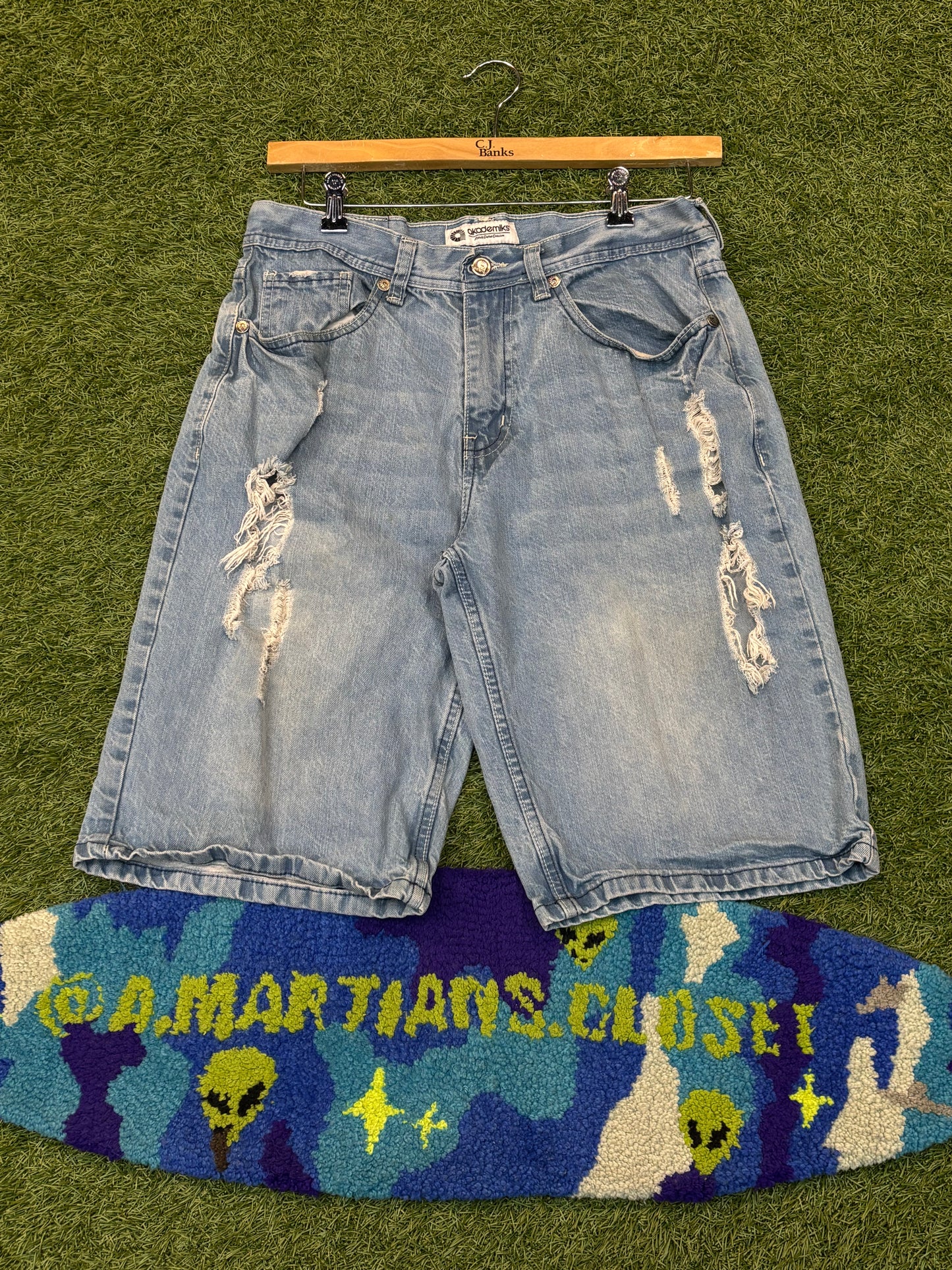 90s Akademiks Distressed Jorts