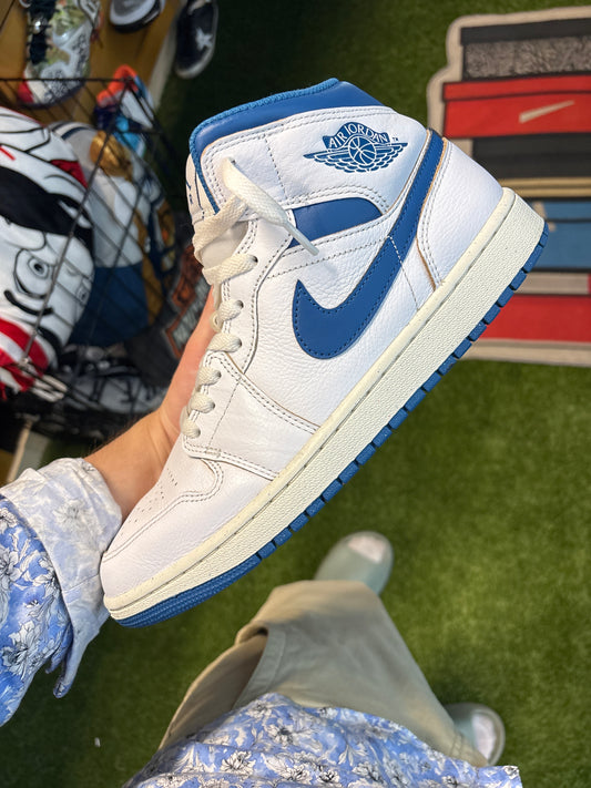 Jordan 1 mid blue size 9.5