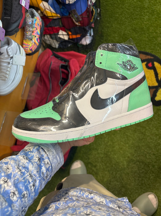 Jordan 1 green glow size 12