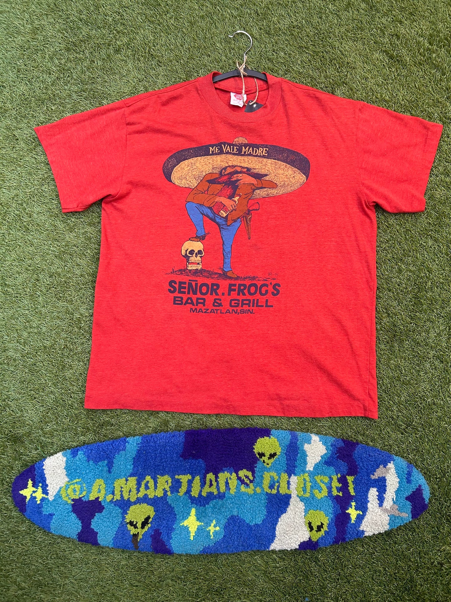 Vintage 90s Senor Frogs Bar & Grill Tee