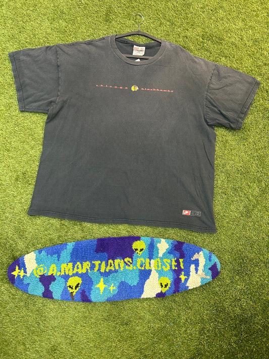 Y2K Nike Chicago Black Hawks NHL Team Tee