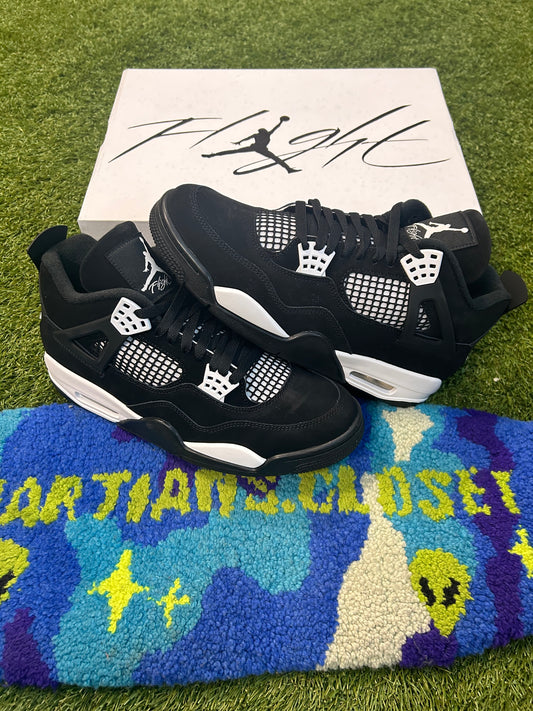 Jordan 4 Retro White Thunder