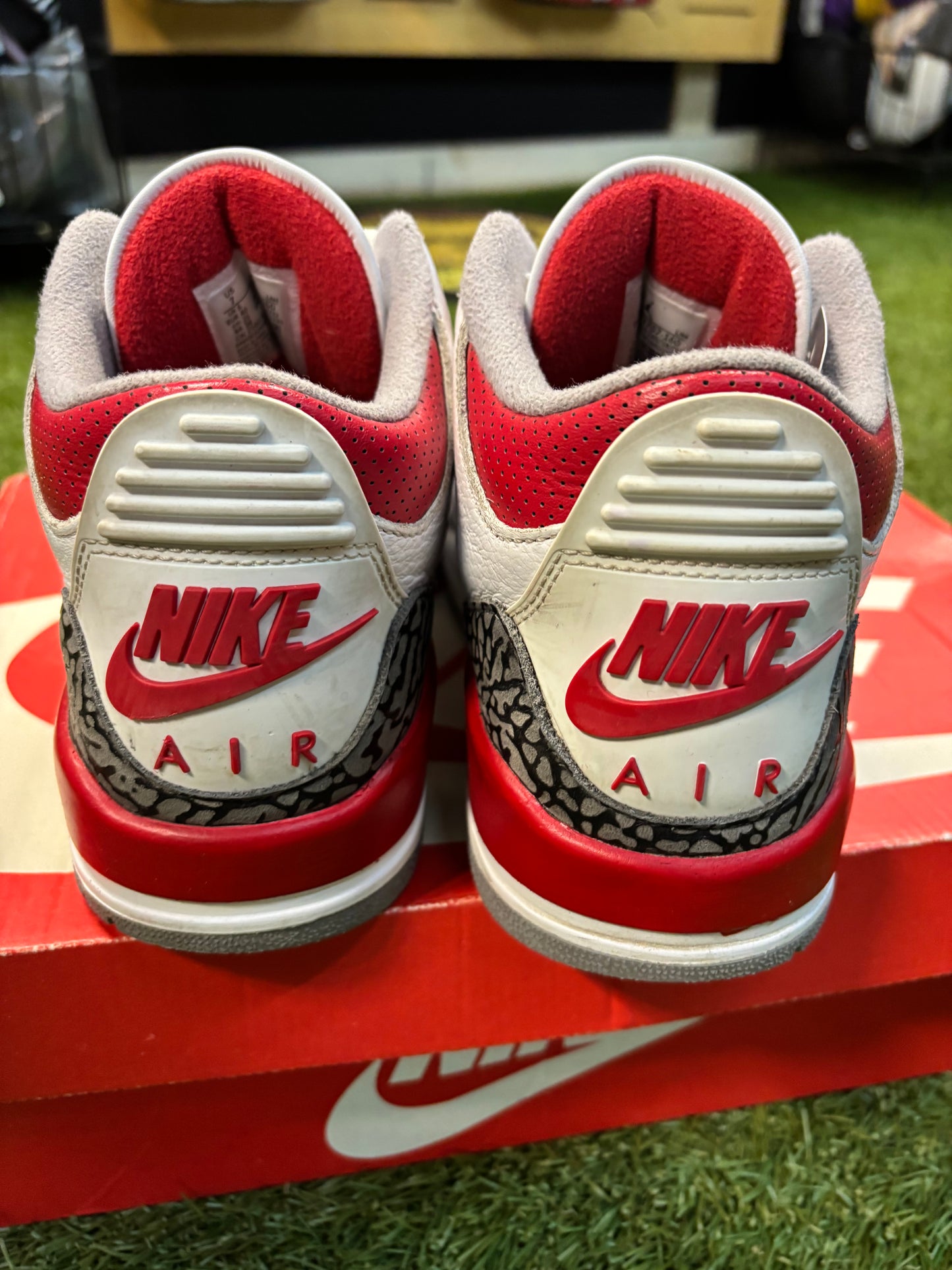 Jordan retro 3 fire red size 7