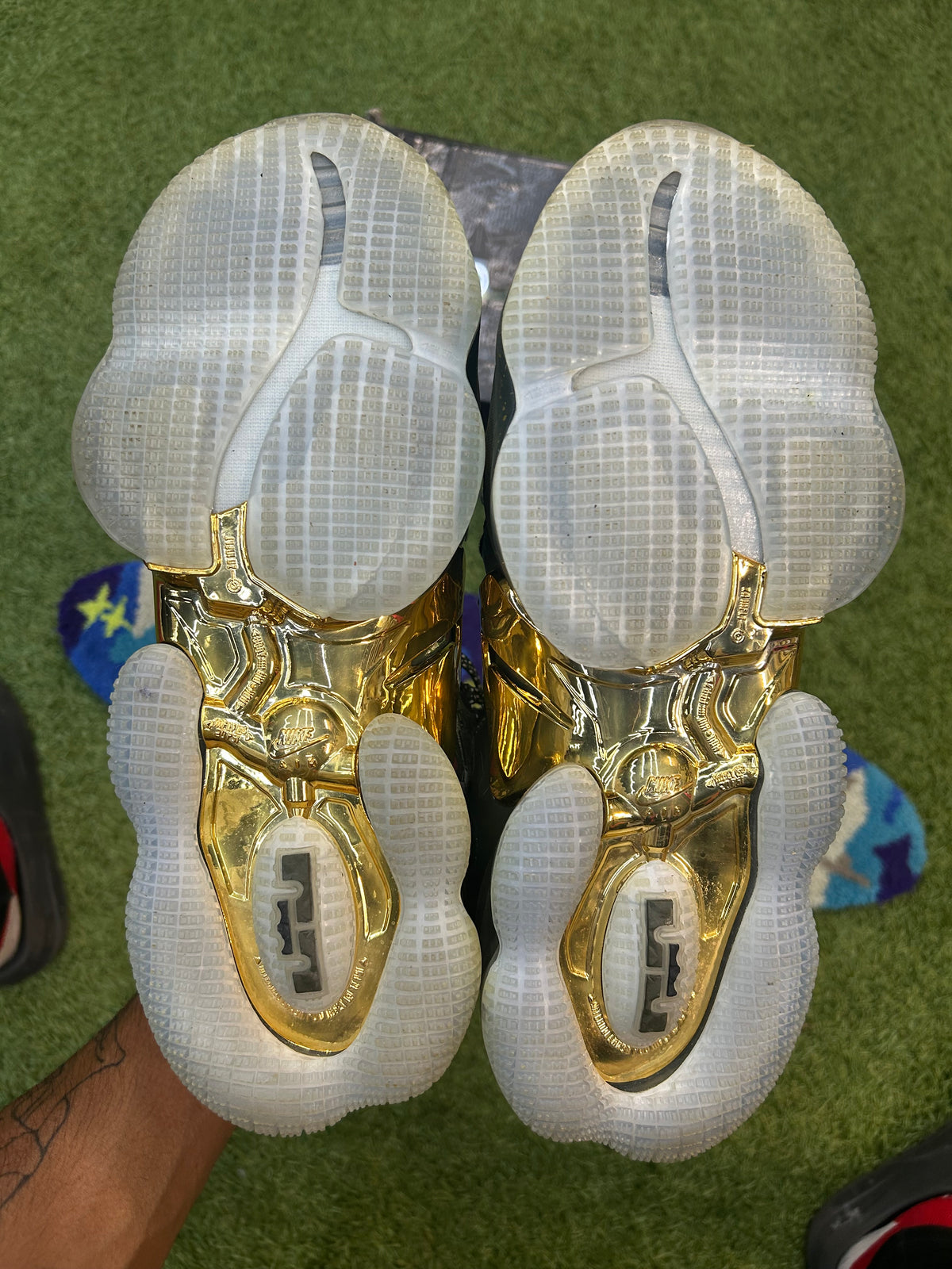 Nike LeBron 19 Chosen 1(2021)