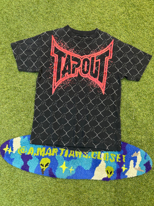 Y2K Tapout Chain Link Cage Logo Tee