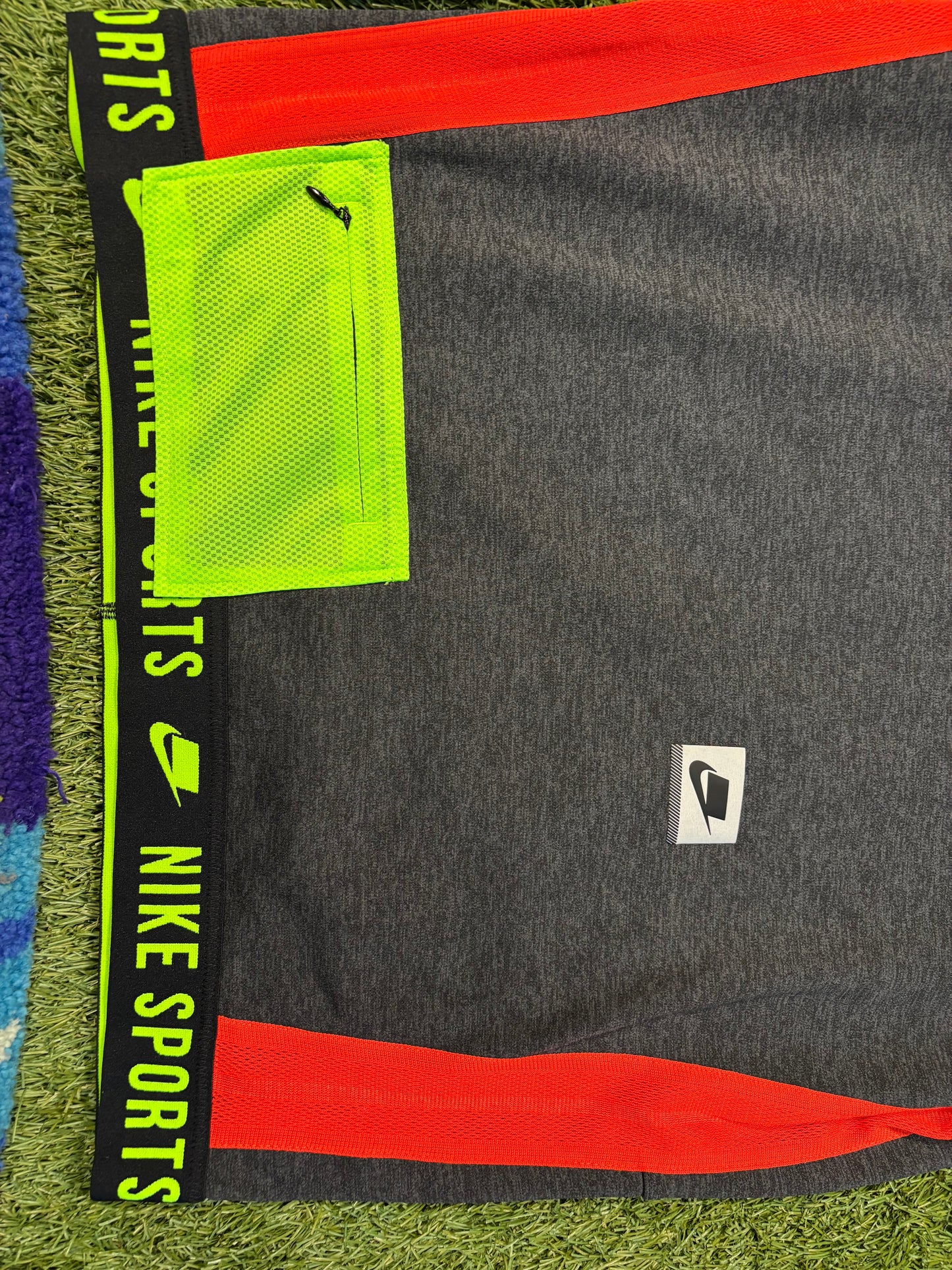 Dark Grey/Red/Lime Green Nike Sports Long Sleeve Size Small