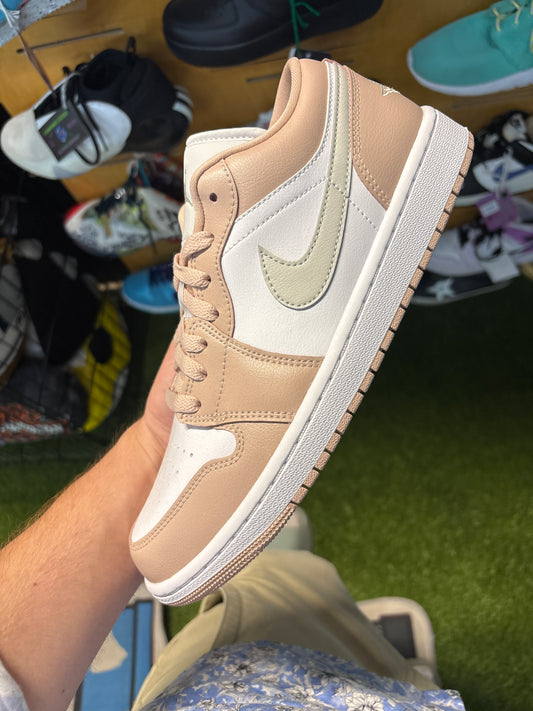 Jordan one low pink size 10.5 women’s