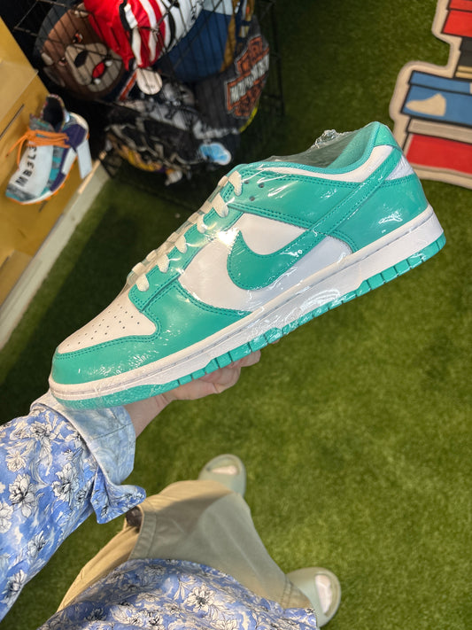 Nike dunk low clear jade size 10.5