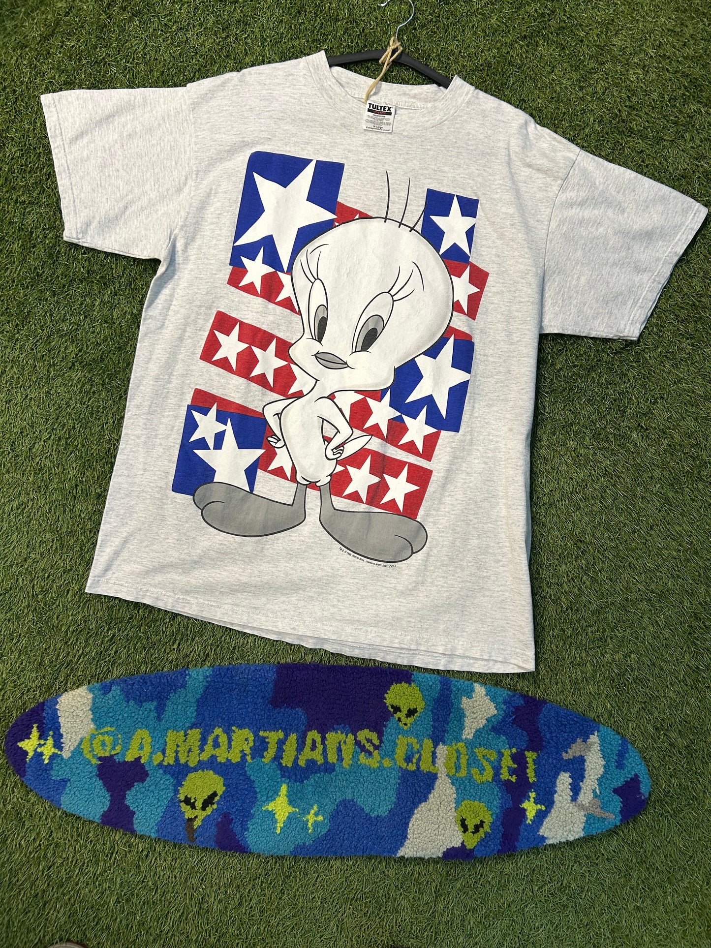Vintage 1995 Tweety Bird American Flag Big Logo Tee