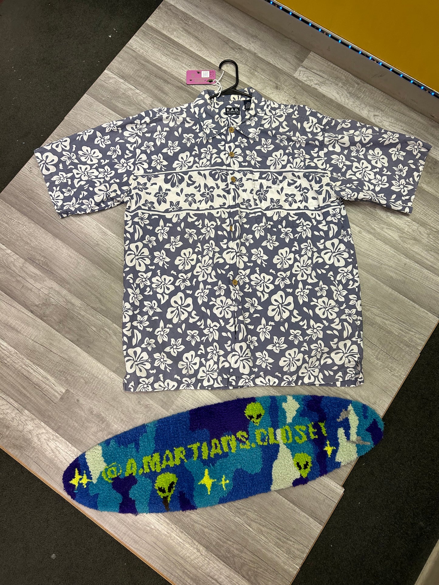 Retro Style Hawaiian ButtonUp