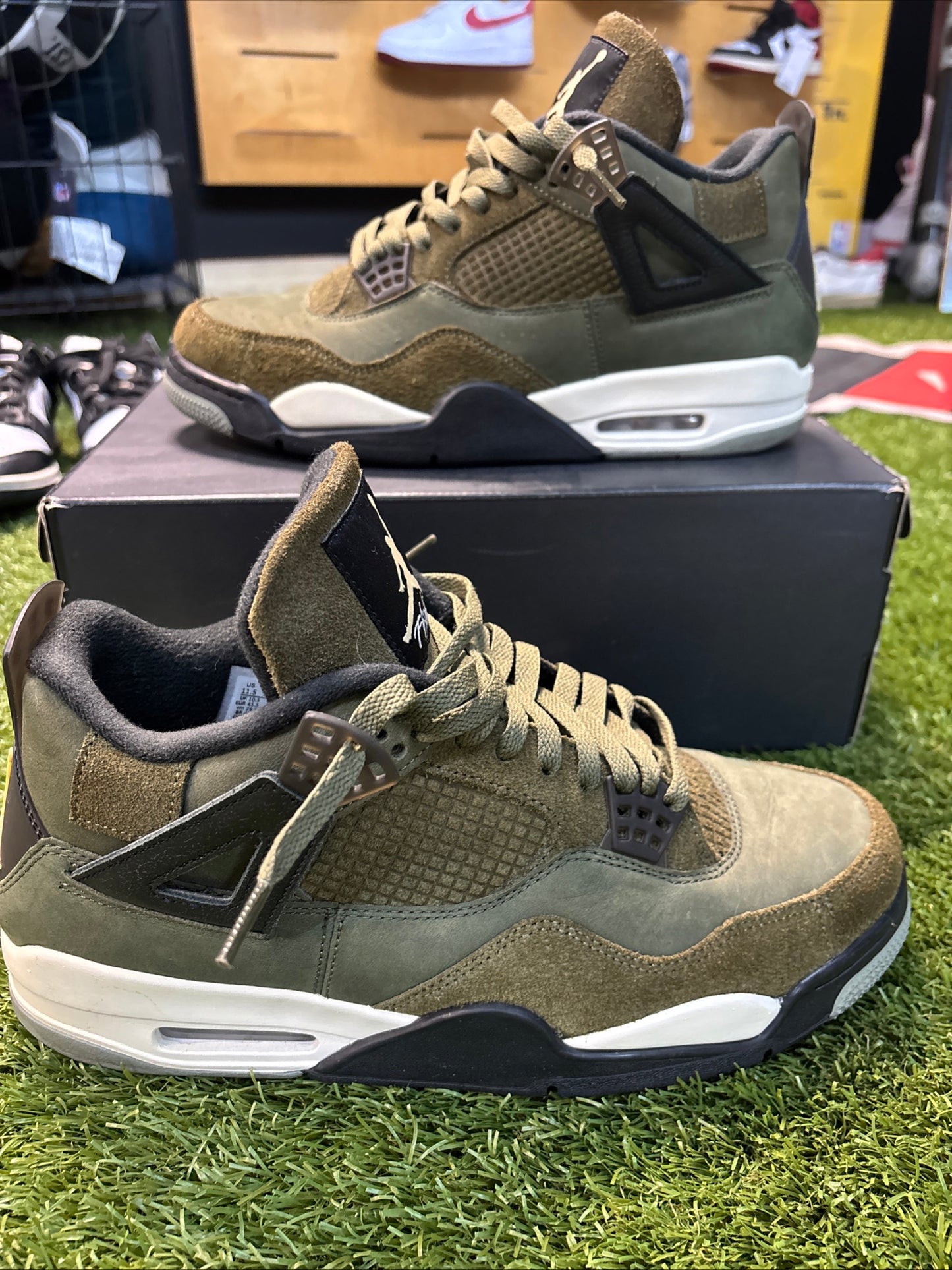 Jordan retro 4 olive size 11.5