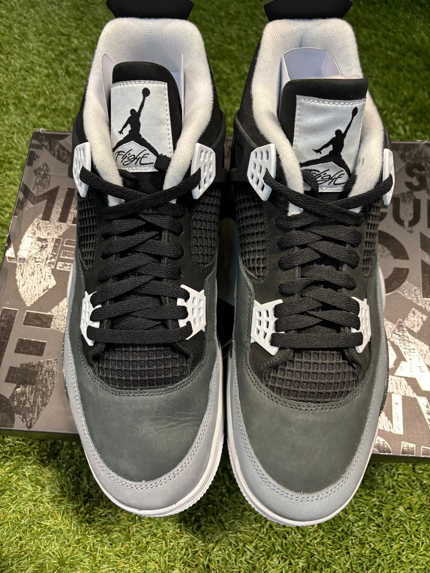 Air Jordan retro 4 fear