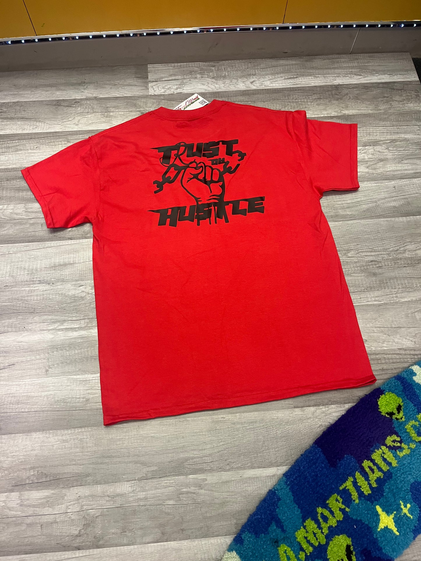 Fr33world Trust Da Hustle tee