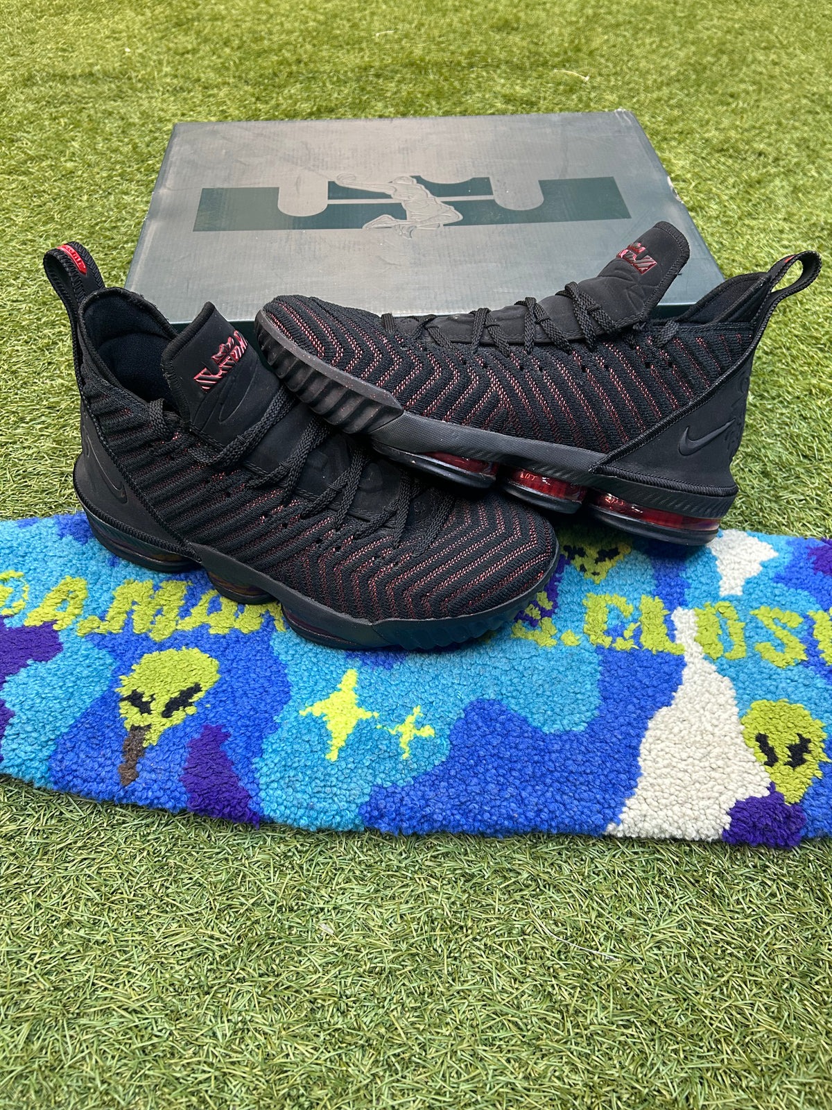 Nike LeBron 16 Fresh Bred Black