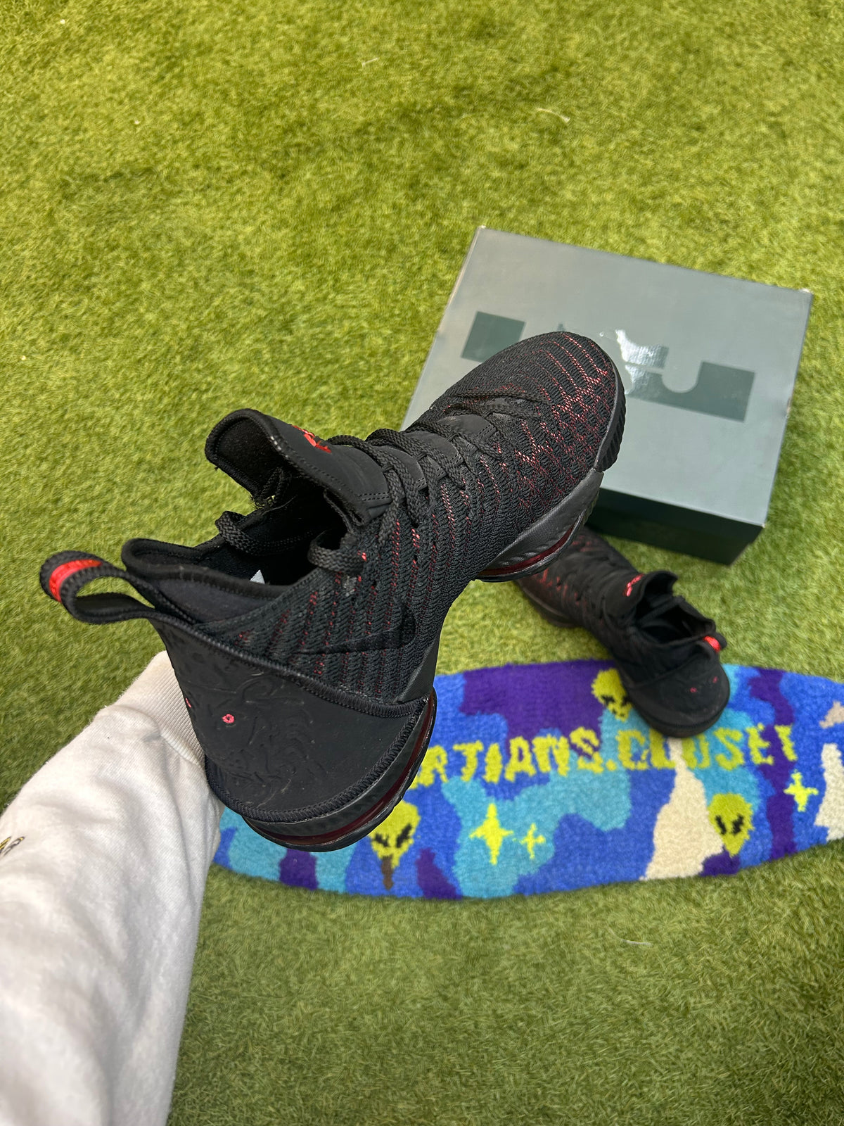Nike LeBron 16 Fresh Bred Black